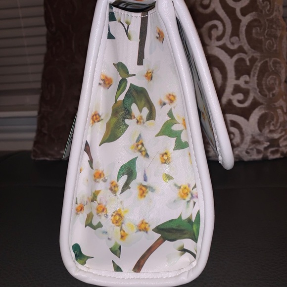 Beautiful handbag - Picture 3 of 4